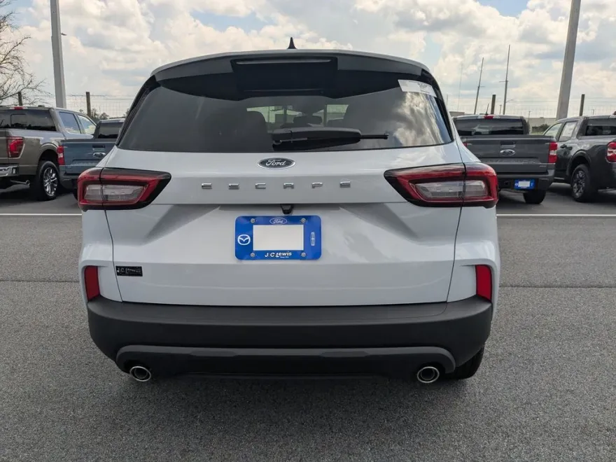 2025 Ford Escape ST-Line photo 1
