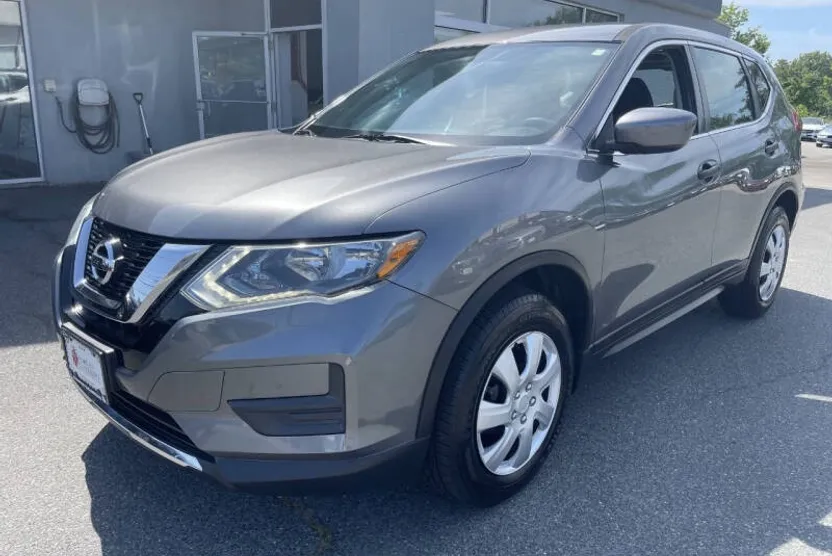 2017 Nissan Rogue S photo 1