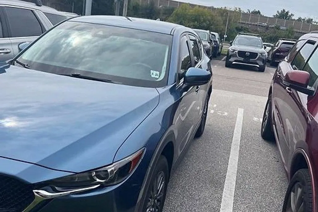 2021 Mazda CX-5 Touring photo 1