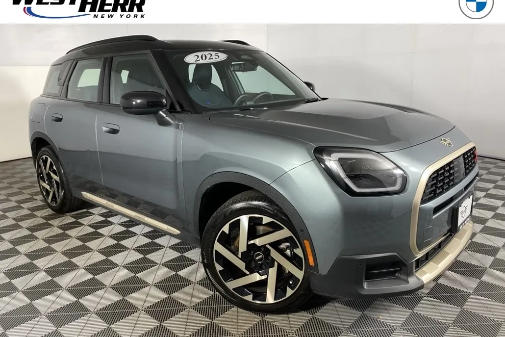2025 Mini Cooper S ALL4 photo 1