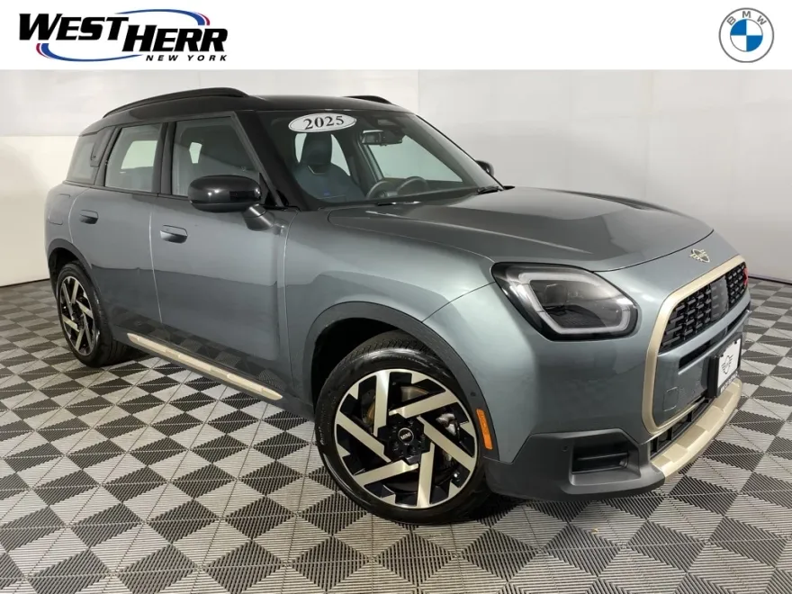 2025 Mini Cooper S ALL4 photo 1