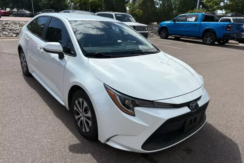2022 Toyota Corolla Hybrid LE photo 1