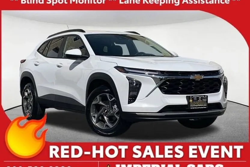 2025 Chevrolet Trax LT photo 1