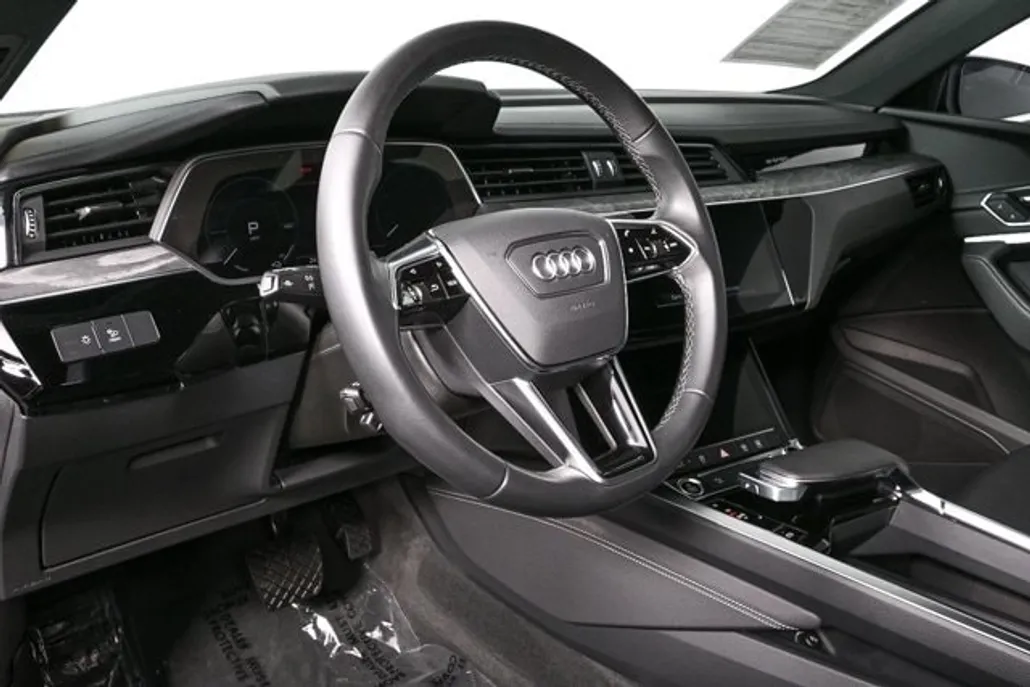 2024 Audi Q8 E-tron Premium line photo 1