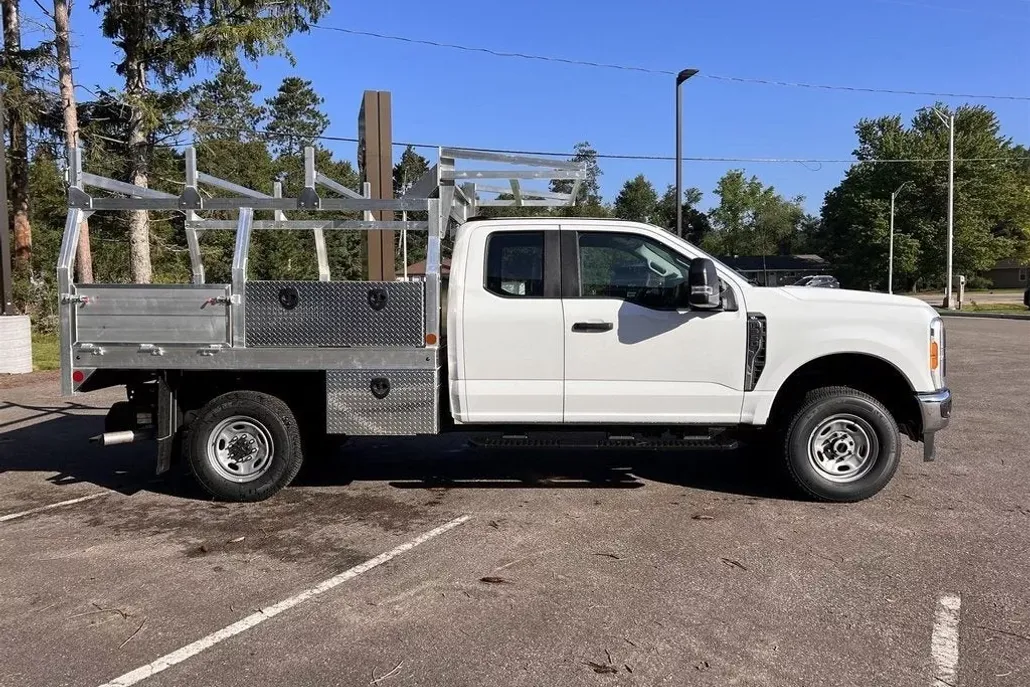 2023 Ford F-350 photo 1