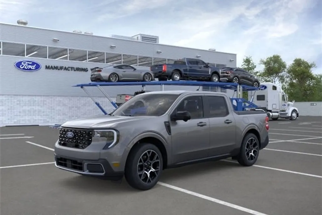 2025 Ford Maverick Lariat photo 1