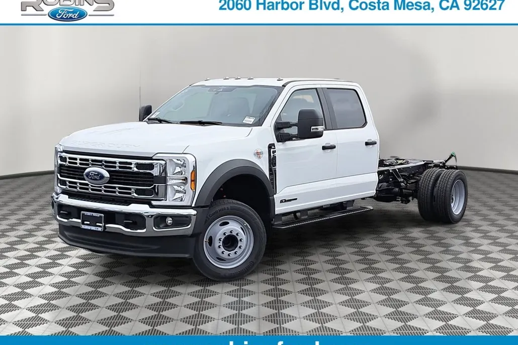 2025 Ford F-550 photo 1