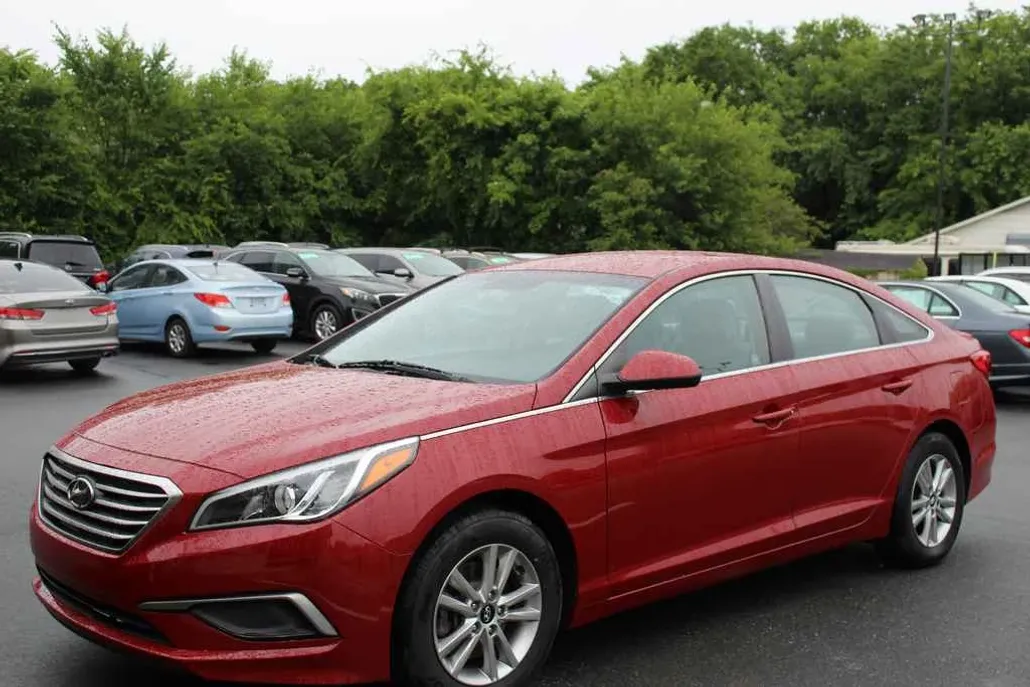 2017 Hyundai Sonata SE photo 1