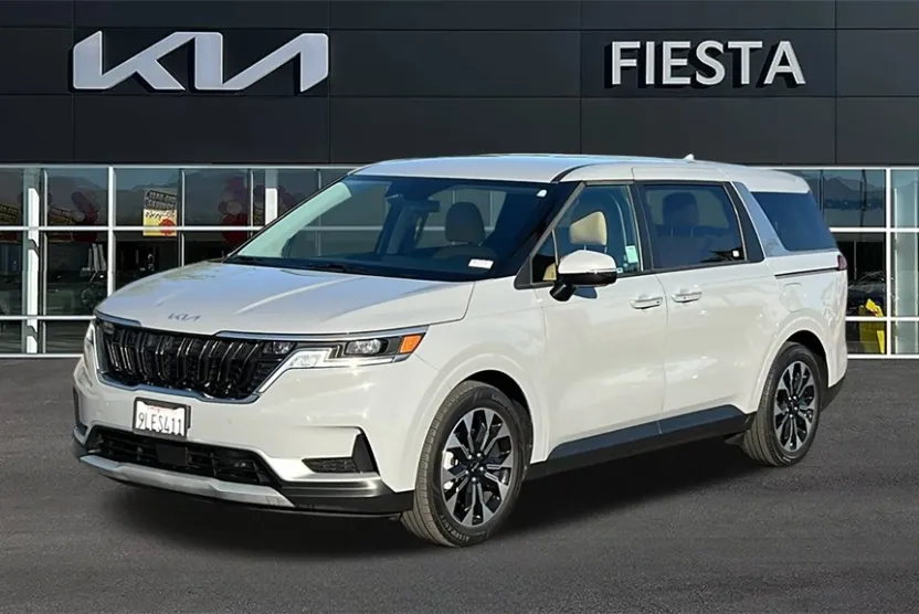 2024 Kia Carnival EX photo 1