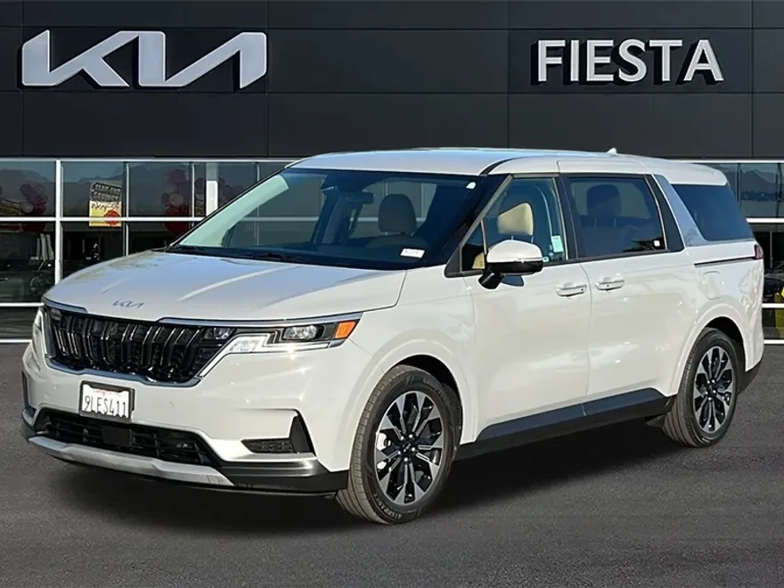 2024 Kia Carnival EX photo 1