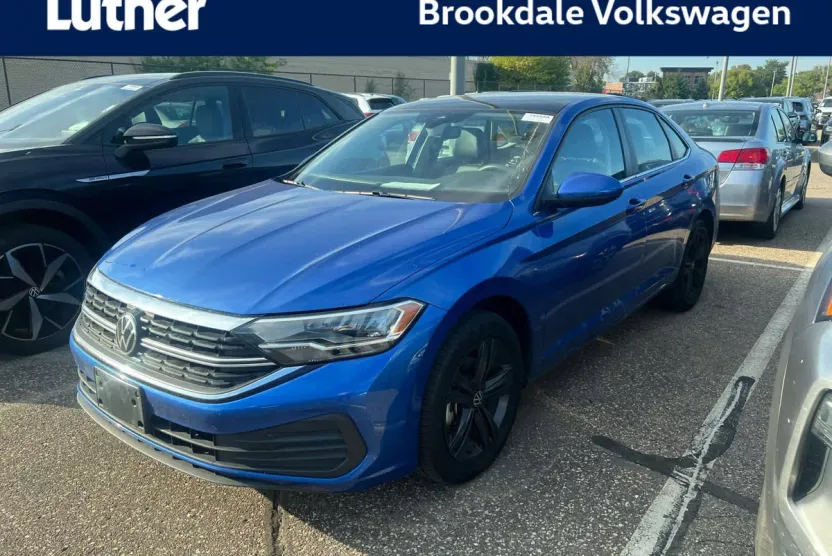 2023 Volkswagen Jetta SE photo 1