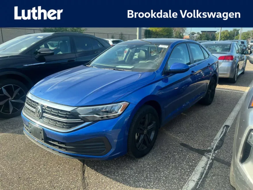 2023 Volkswagen Jetta SE photo 1