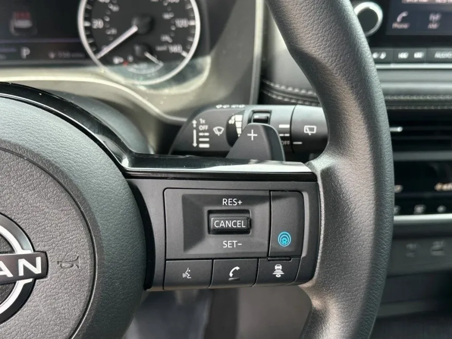 2023 Nissan Rogue SV photo 28