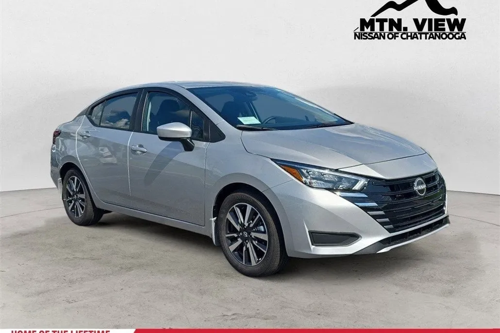 2025 Nissan Versa SV photo 1