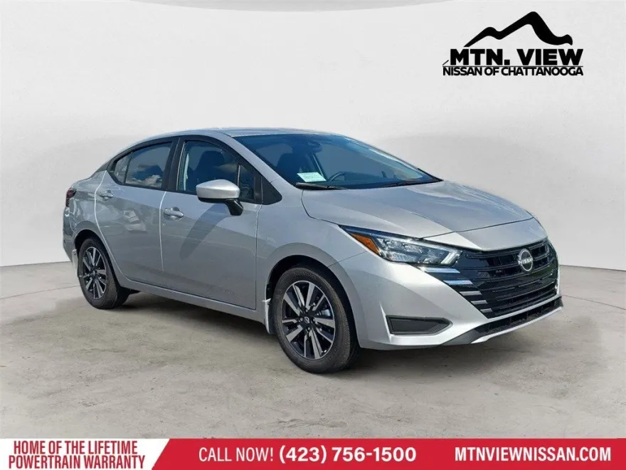 2025 Nissan Versa SV photo 1