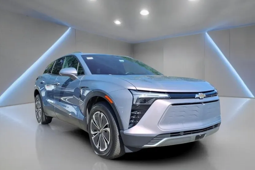 2025 Chevrolet Blazer EV photo 1