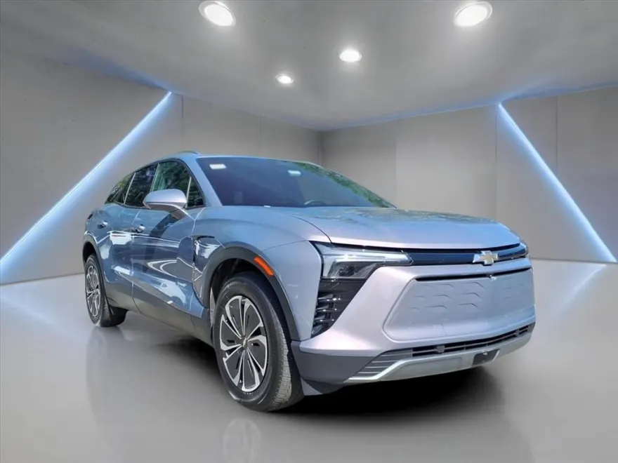 2025 Chevrolet Blazer EV photo 1