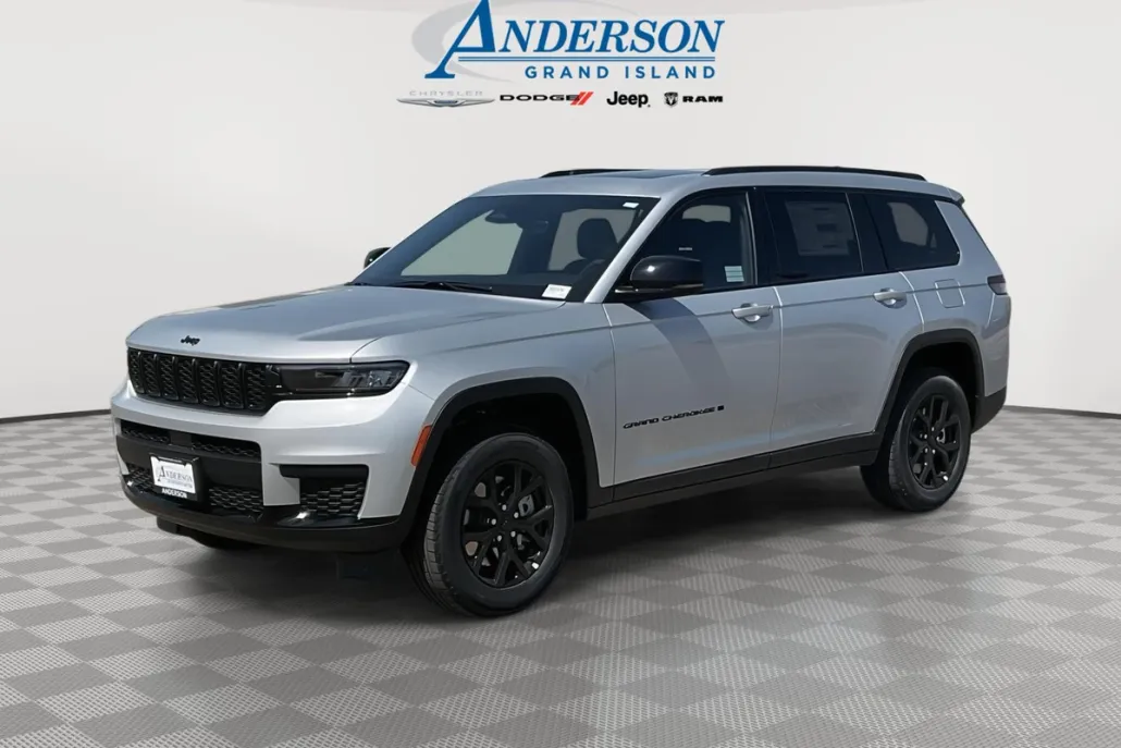 2025 Jeep Grand Cherokee Laredo Altitude X photo 1