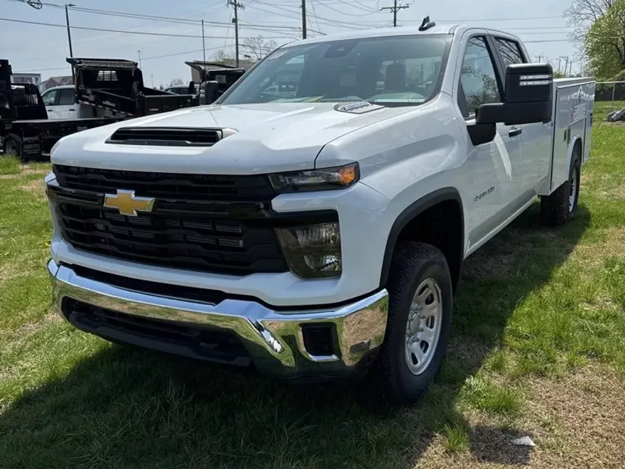 2024 Chevrolet Silverado 3500HD photo 1