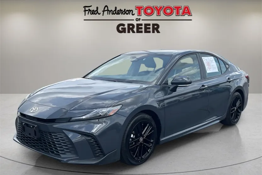 2025 Toyota Camry SE photo 1