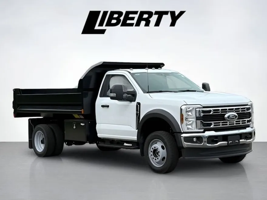 2025 Ford F-550 photo 1