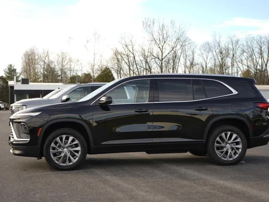 2025 Buick Enclave Preferred photo 1