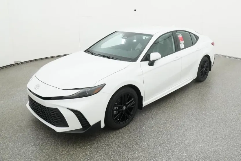 2026 Toyota Camry SE photo 1
