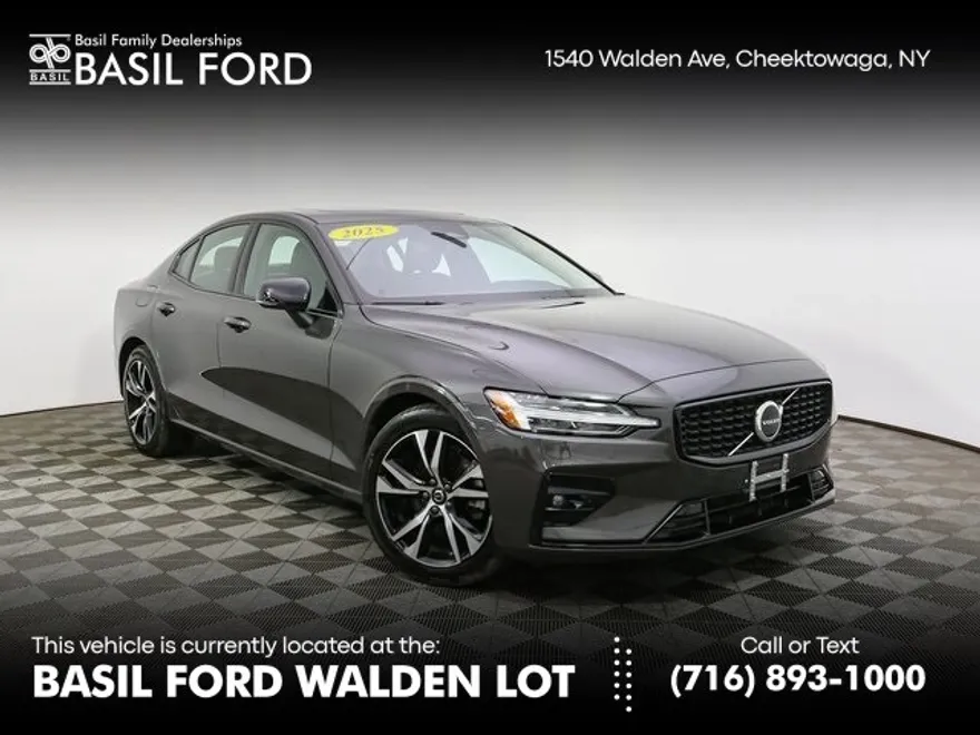 2025 Volvo S60 B5 Core photo 1