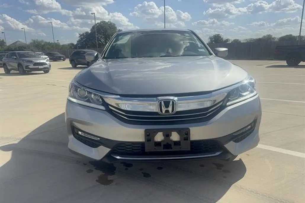 2017 Honda Accord Sport SE photo 1