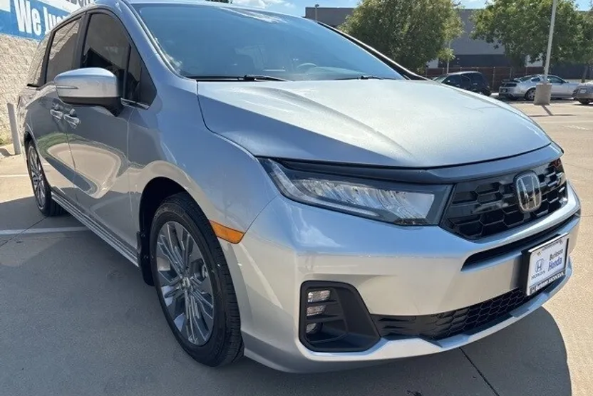 2026 Honda Odyssey Touring photo 1