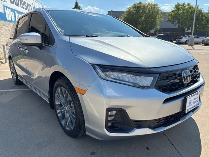 2026 Honda Odyssey Touring photo 1