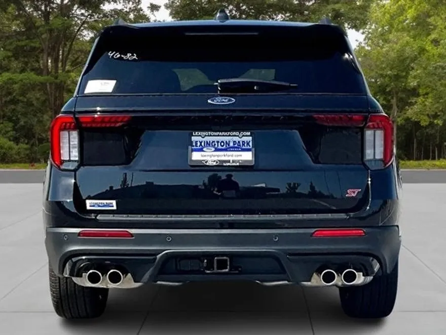 2025 Ford Explorer ST photo 1