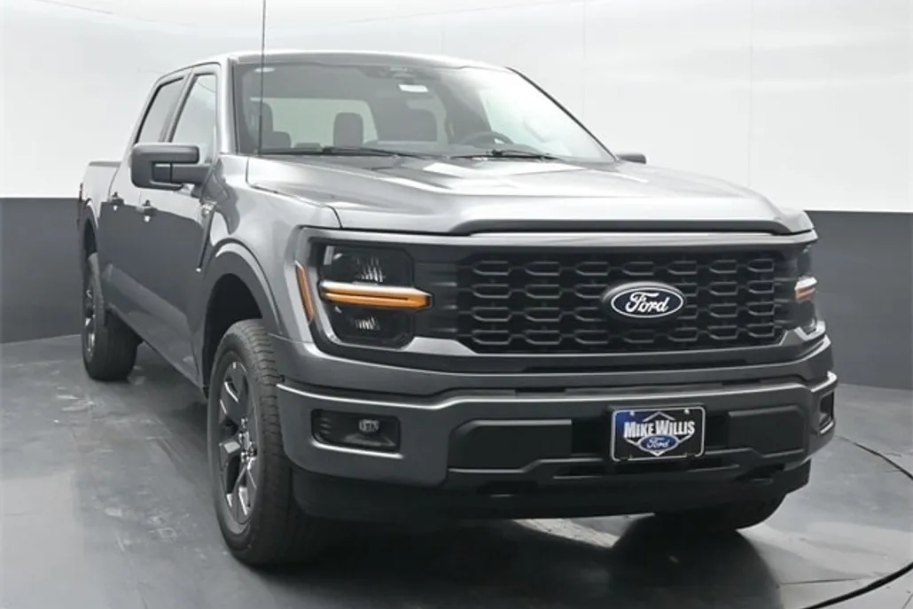 2025 Ford F-150 STX photo 1