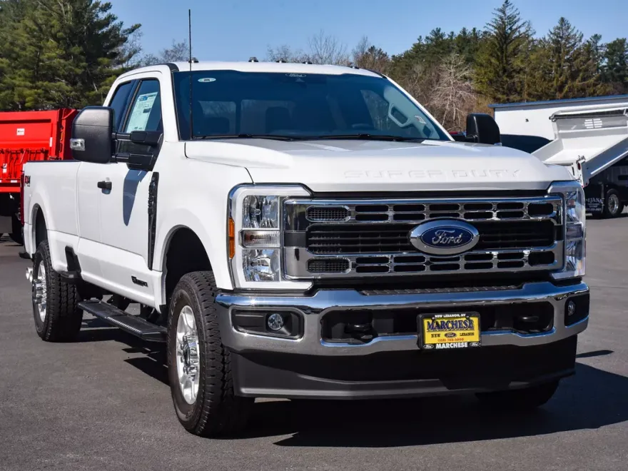 2025 Ford F-350 photo 1