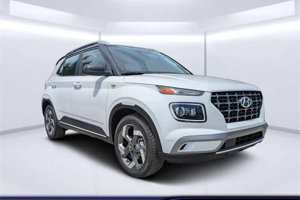 2025 Hyundai Venue Limited photo 1