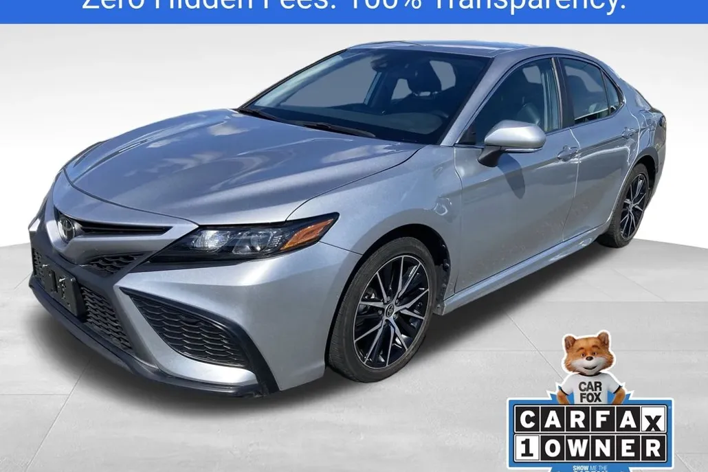 2024 Toyota Camry SE photo 1