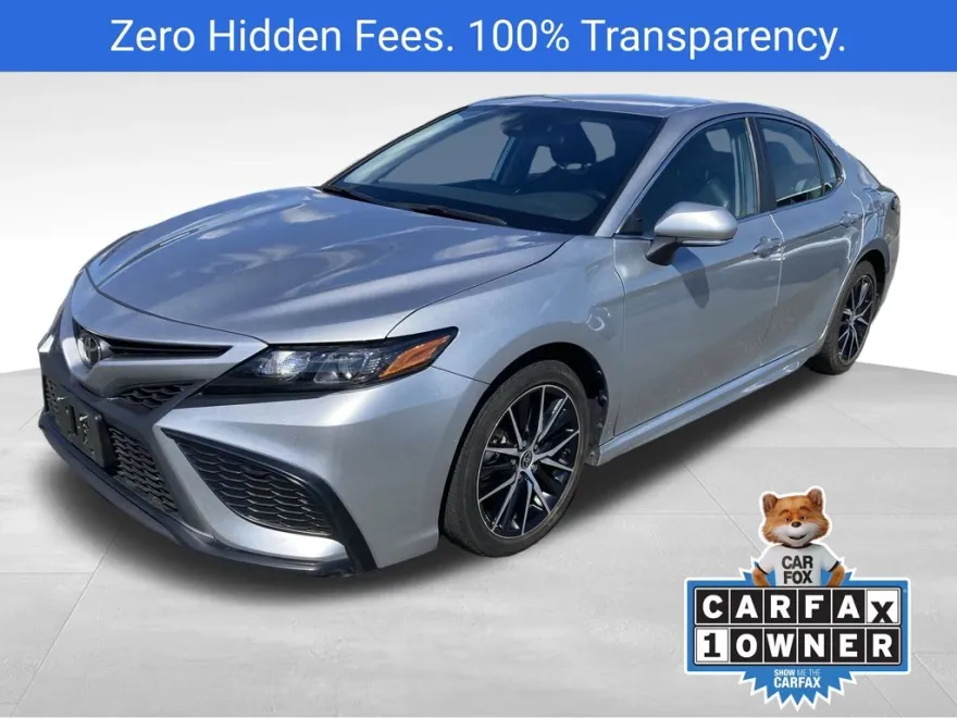 2024 Toyota Camry SE photo 1