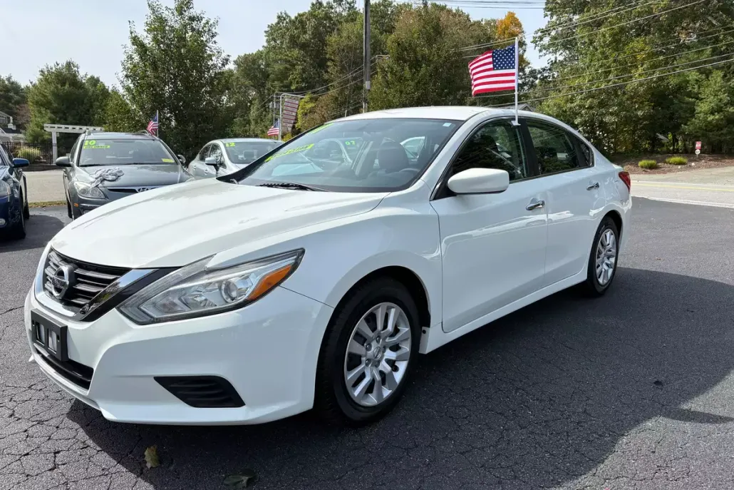 2017 Nissan Altima 2.5 SV photo 1