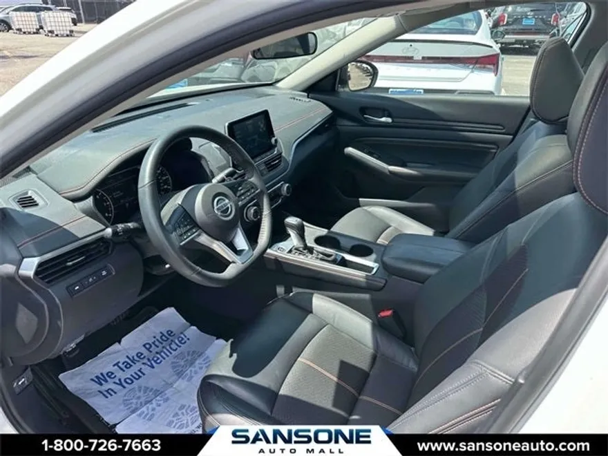 2022 Nissan Altima 2.5 SR photo 14