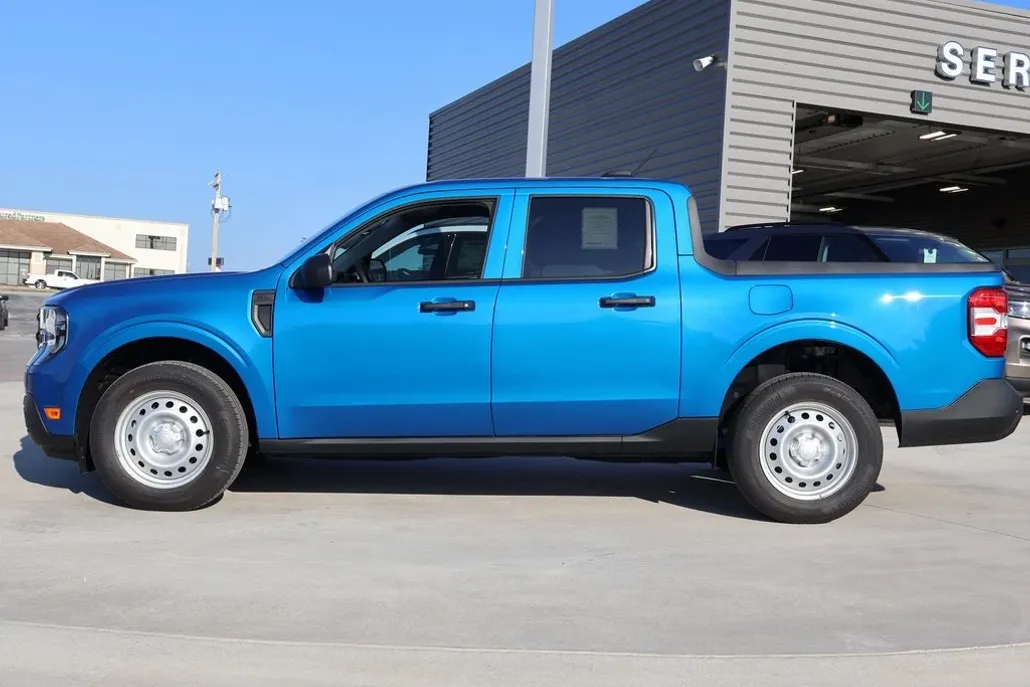 2025 Ford Maverick XL photo 1