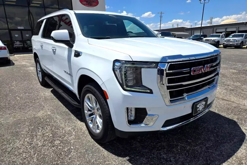 2023 Gmc Yukon XL SLT photo 1