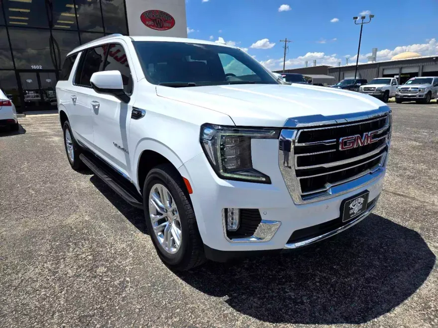 2023 Gmc Yukon XL SLT photo 1
