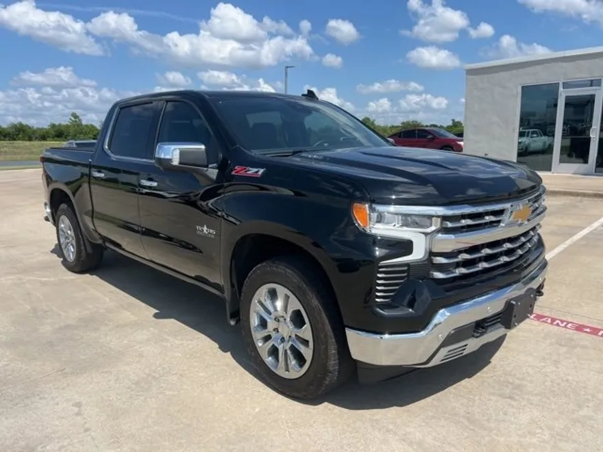 2024 Chevrolet Silverado 1500 LTZ photo 1