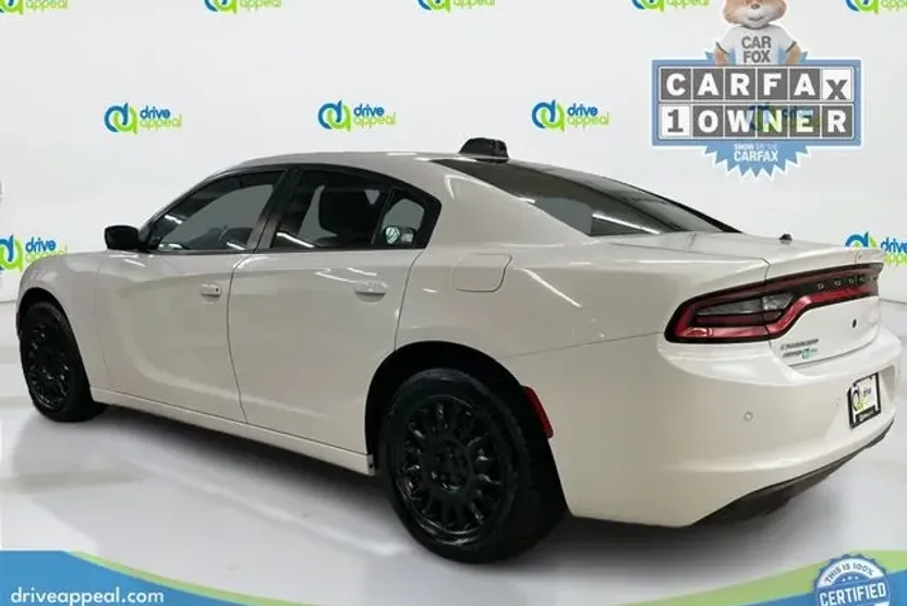 2021 Dodge Charger photo 1
