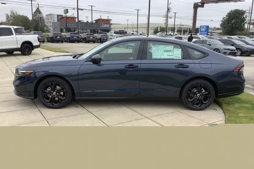 2025 Honda Accord SE photo 1