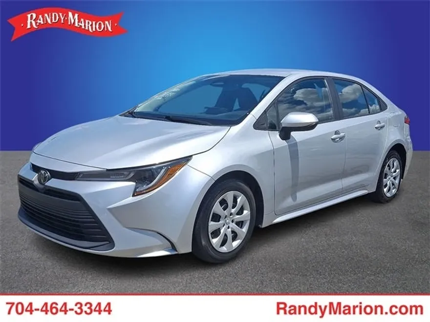 2023 Toyota Corolla LE photo 1