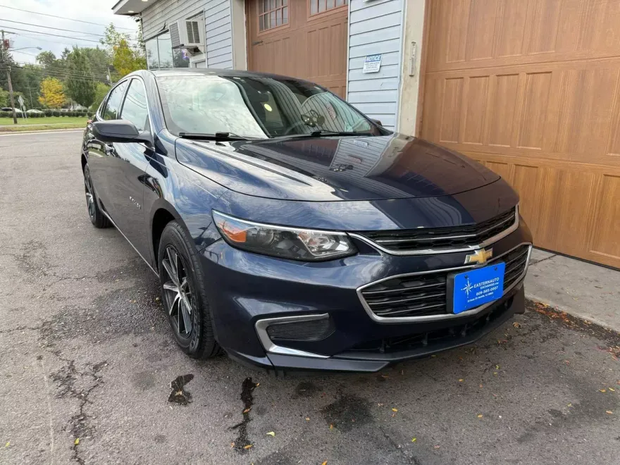 2016 Chevrolet Malibu LS photo 1