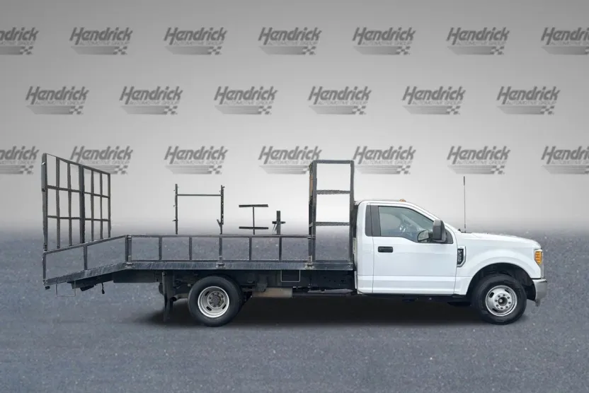 2017 Ford F-350 XL photo 1
