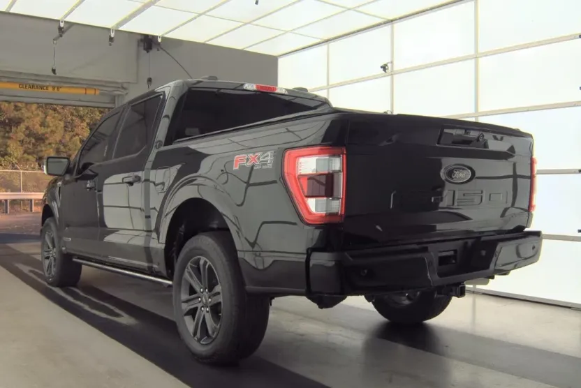 2023 Ford F-150 Lariat photo 1