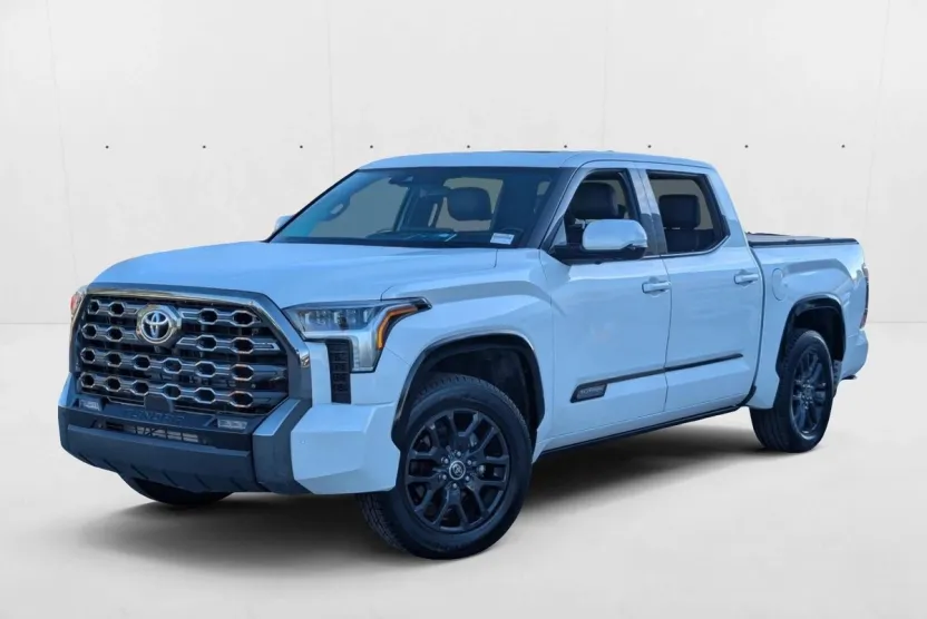 2022 Toyota Tundra Platinum CrewMax photo 1
